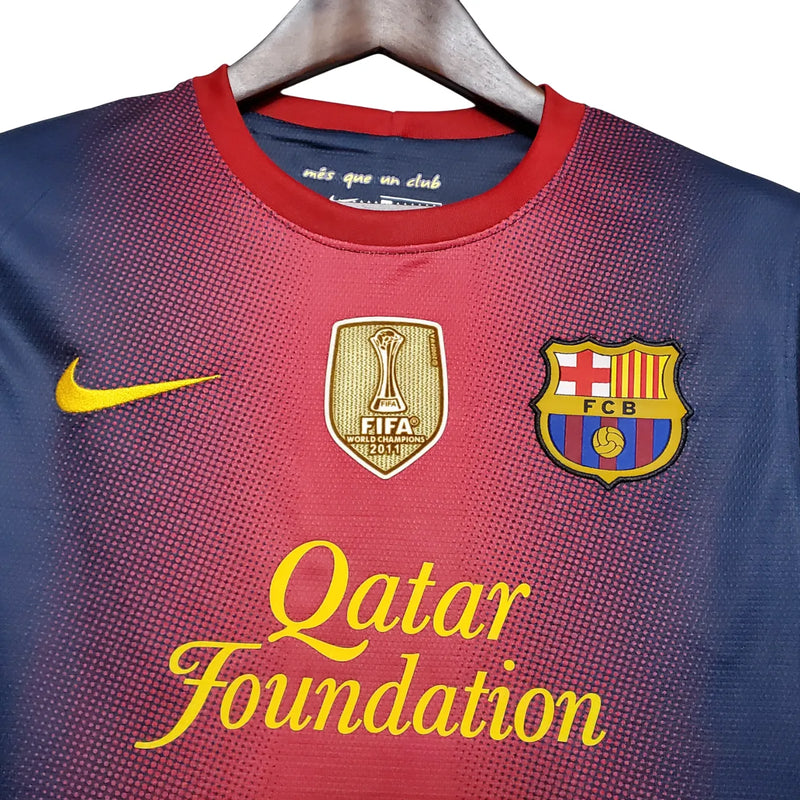 Camisa Barcelona Home 12/13 Retrô - Azul e Vermelha + Patch Campeão Mundial 2011